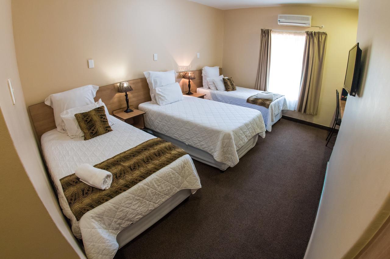 Airport Hotel Кимбърли Екстериор снимка